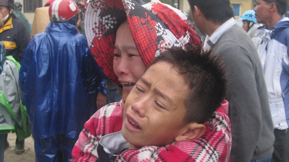 Chìm tàu bốn ngư dân mất tích ảnh 1